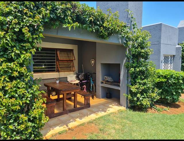 2 BEDROOM PROPERTY TO RENT IN WELTEVREDEN PARK